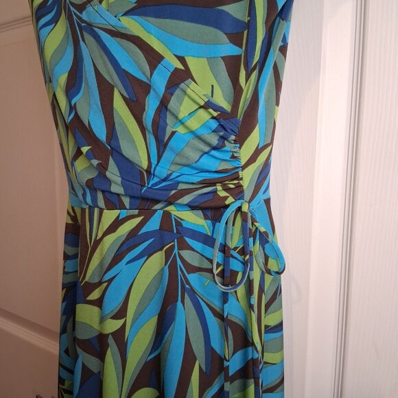 VAN HEUSEN Multicolor Cap Sleeves Dress V Neck Faux Wrap Bodice Size 8 Pre-loved - Picture 3 of 6